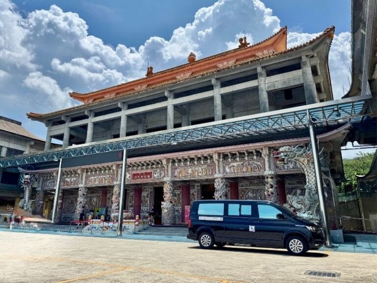 北海岸一日遊接送｜老梅綠石槽、金山神秘海岸、富貴角燈塔｜台北/新北出發